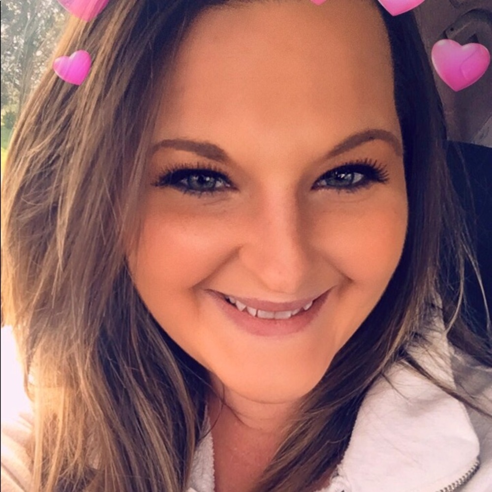 Meet your Posher, Olivia